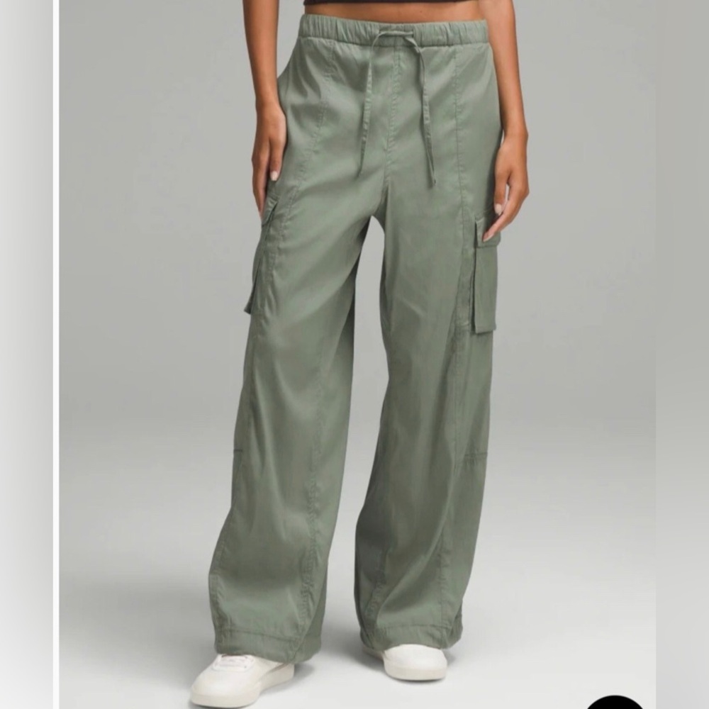 NWT Lululemon Lightweight  Studio Cargo Pants in Grey Eucalyptus XXS XS 0 2